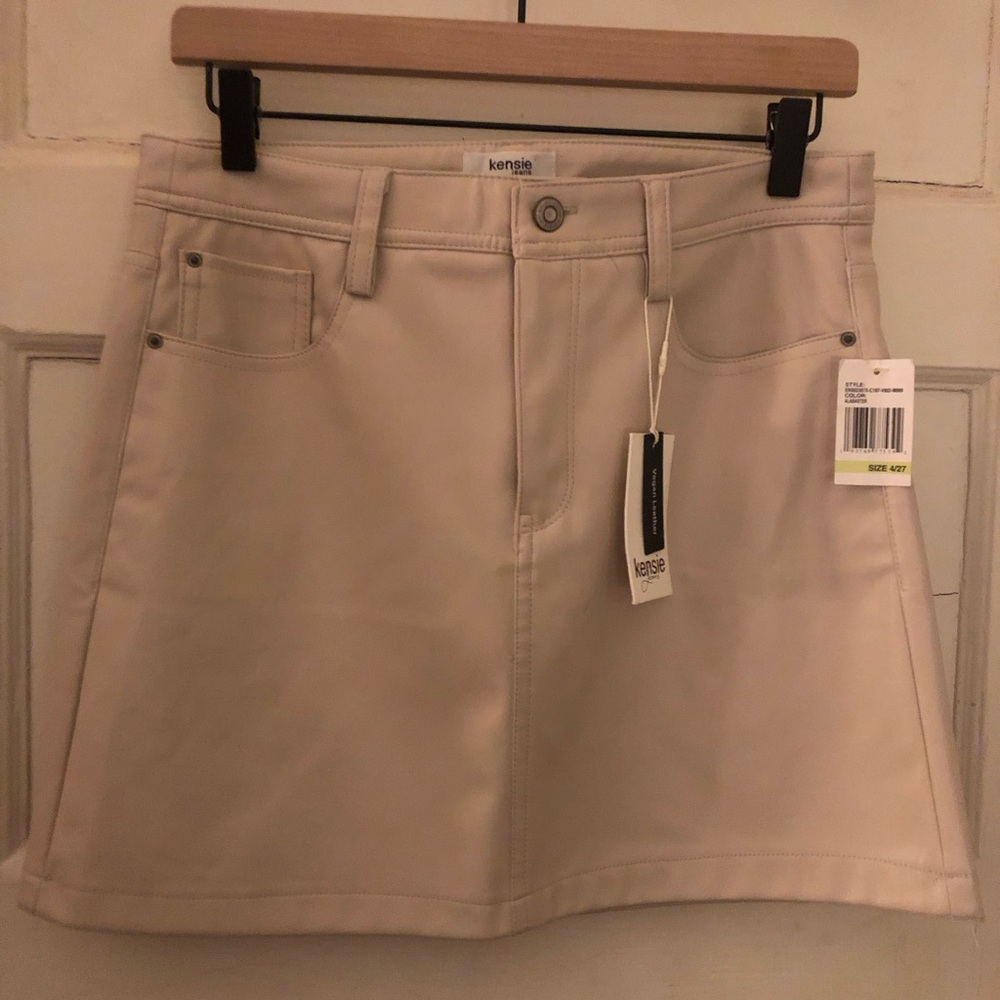 Kensie Vegan Leather Skirt in Cream